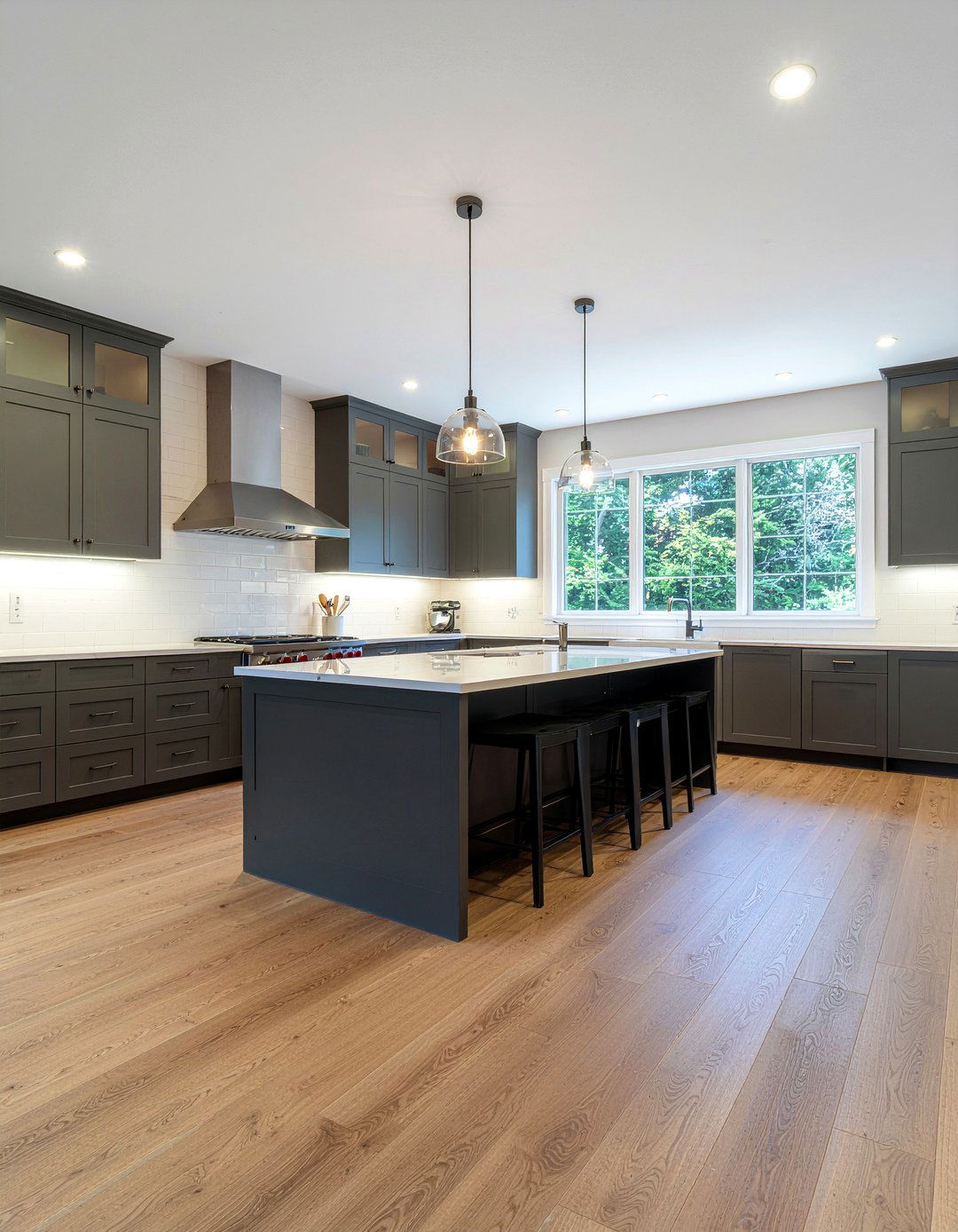 Engineered wood flooring - 30 kitchen flooring ideas