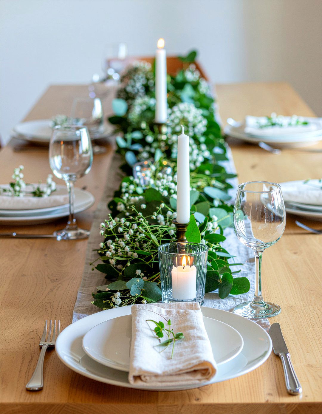 Eucalyptus garland passover table - 30 Passover seder dining room ideas