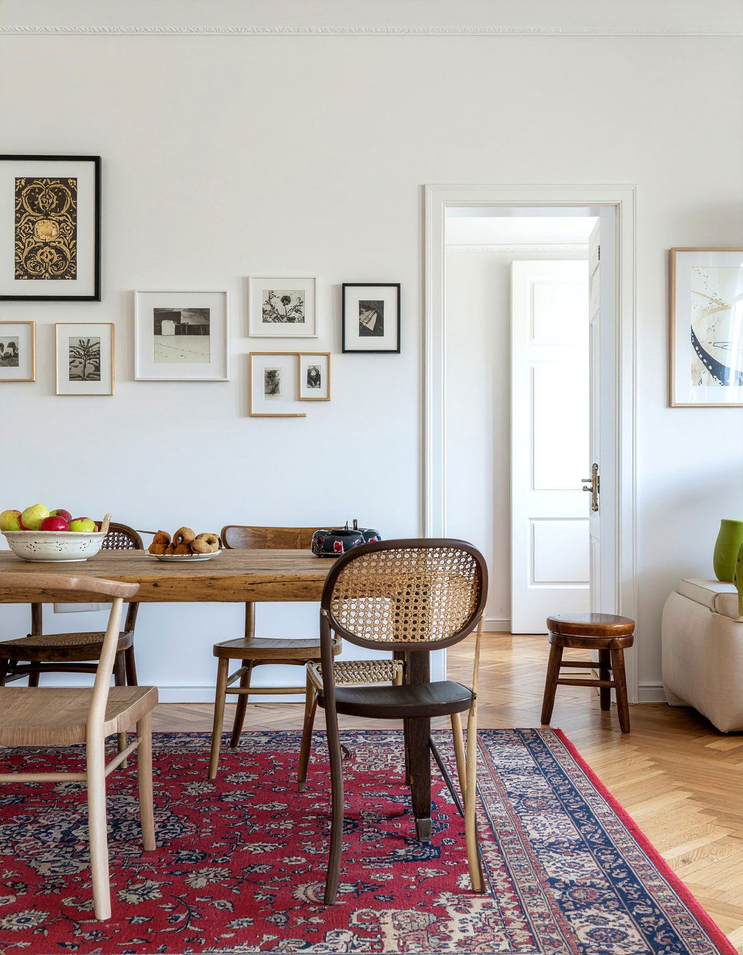 European Eclectic Dining Room - 30 European inspired dining room ideas