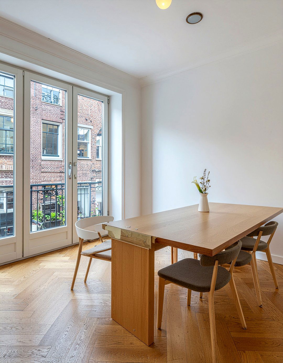 Expandable Dining Table - 30 row house dining room ideas