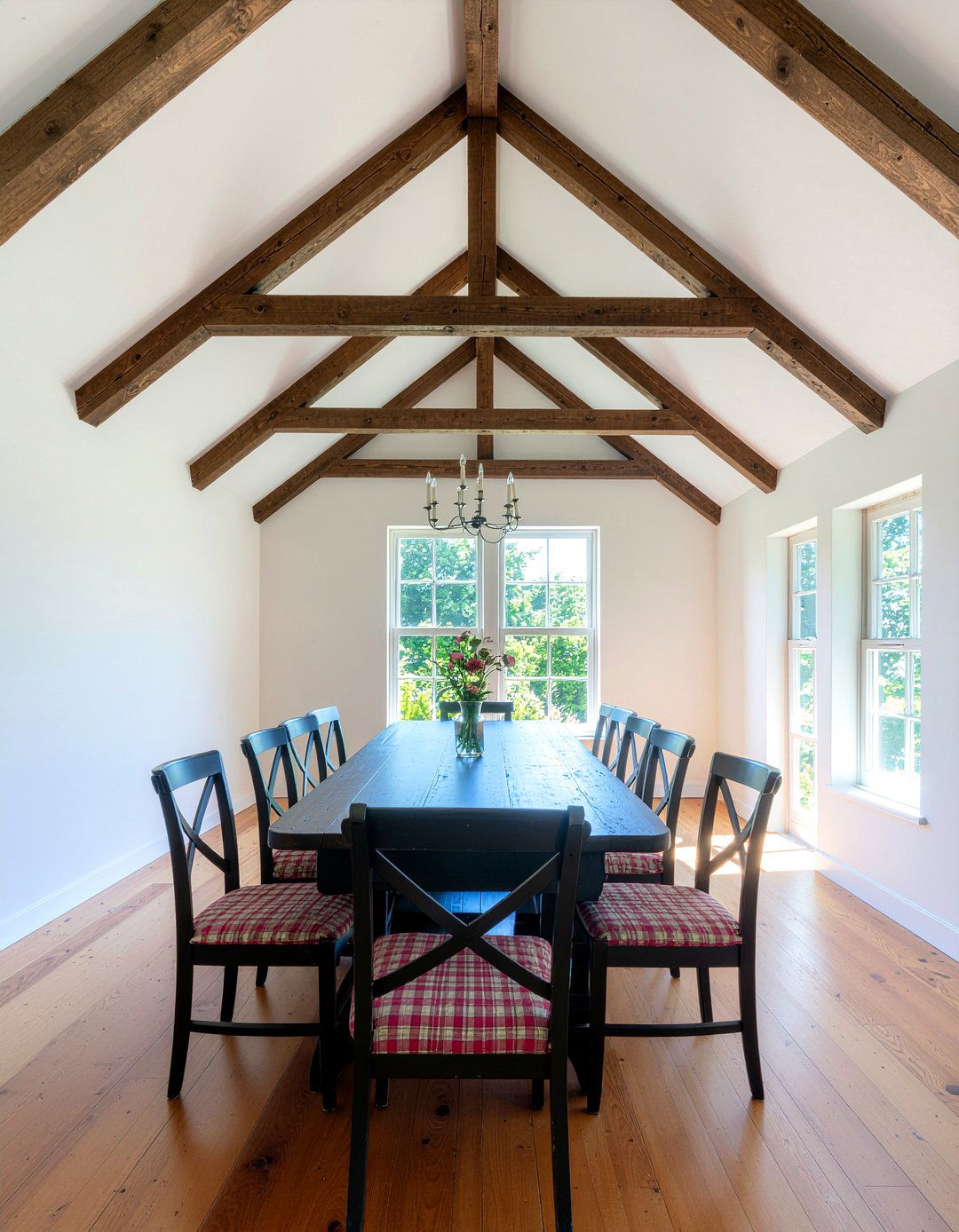 Exposed Ceiling Beams Dining - 30 English cottage dining room ideas