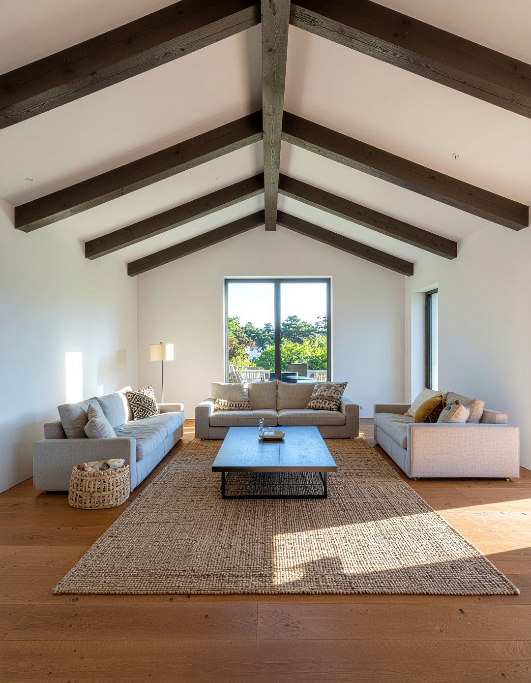 Exposed Wood Beam - 30 Greek living room ideas