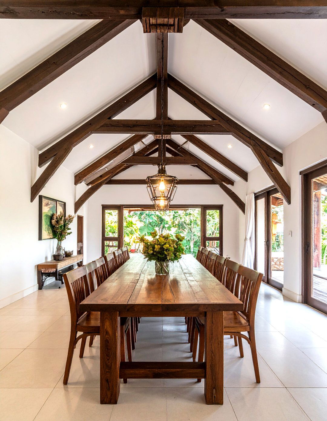 Exposed Wood Beams - 30 Thai dining room ideas