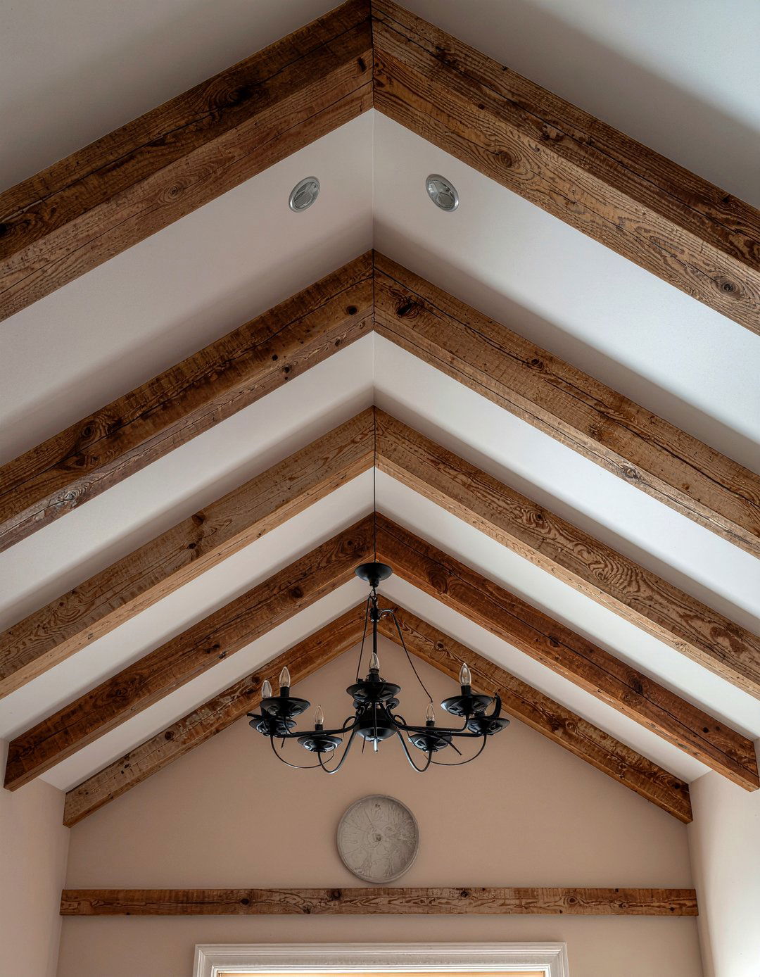 Exposed Wood Beams - 30 Tuscan bedroom ideas