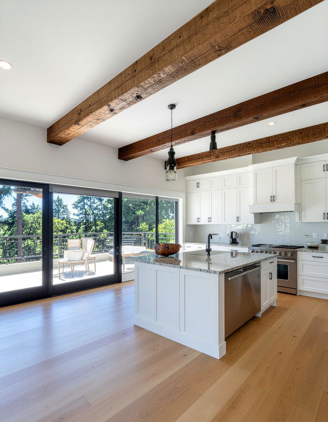 Exposed Wood Ceiling Beams - 30 inviting kitchen ideas