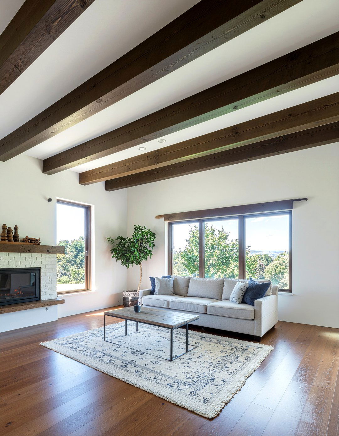 Exposed ceiling beams - 30 cozy living room ideas