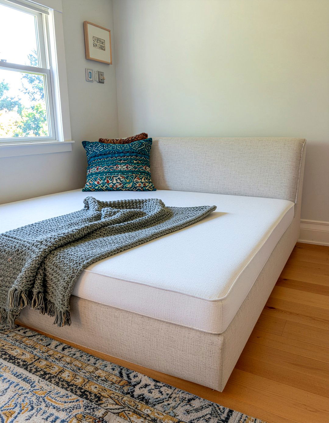 Extendable daybed - 30 bedroom adjustable furniture ideas