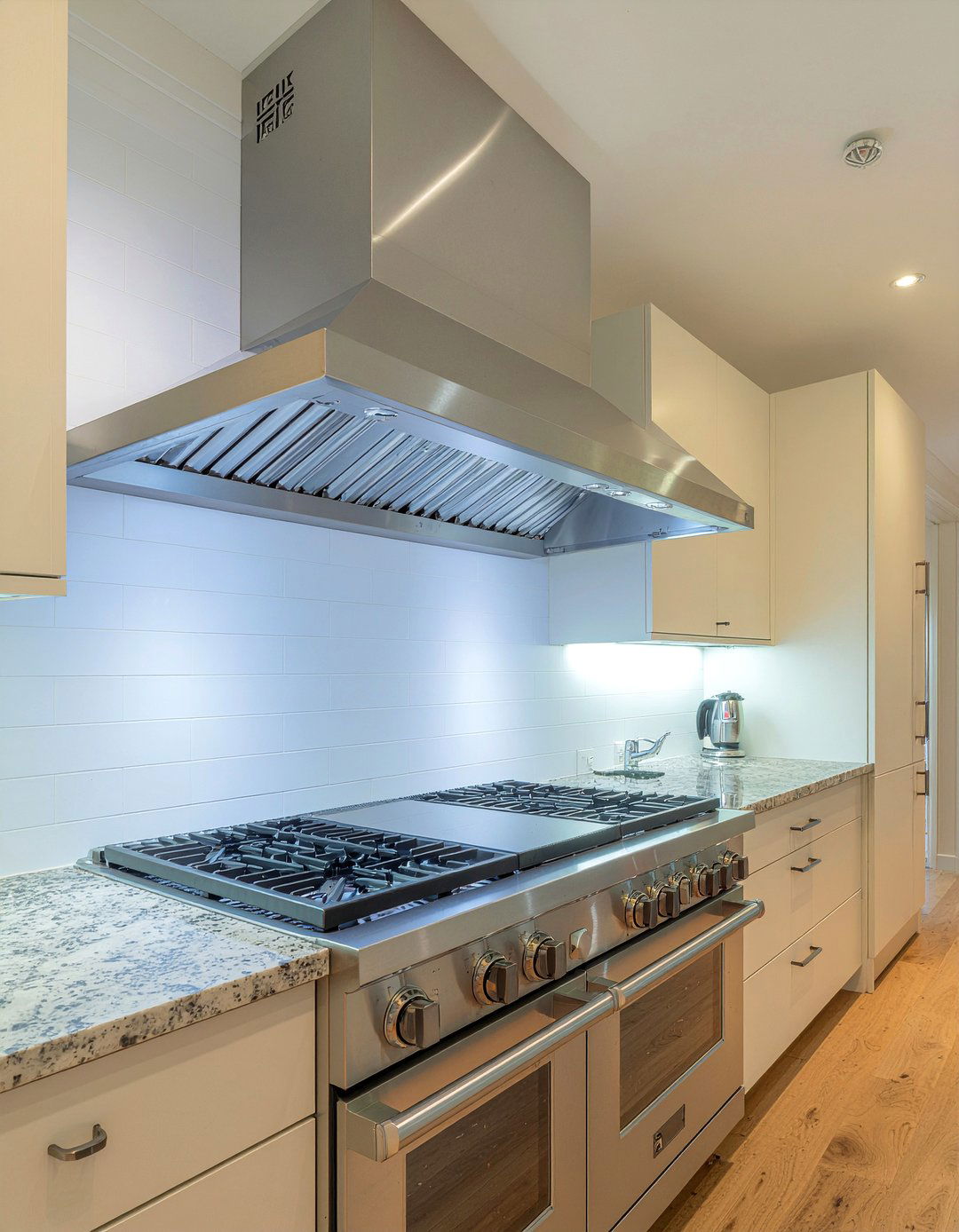 Extra Wide Chimney Hood - 30 chimney hood kitchen ideas