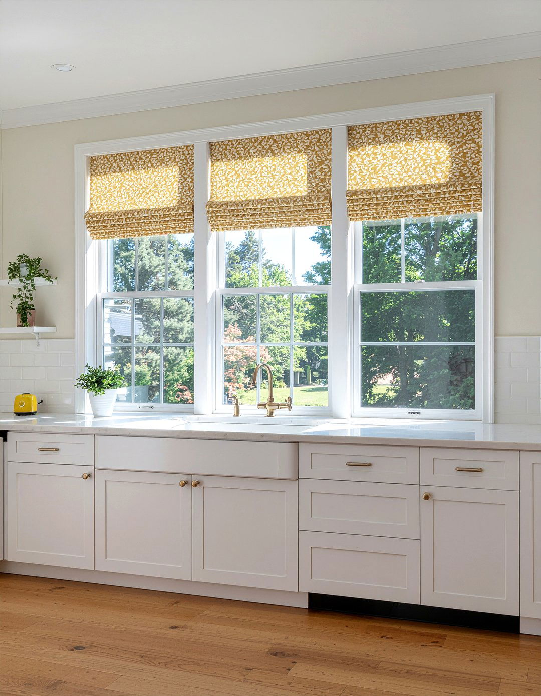 Fabric Roman Shades - 30 kitchen warmth ideas