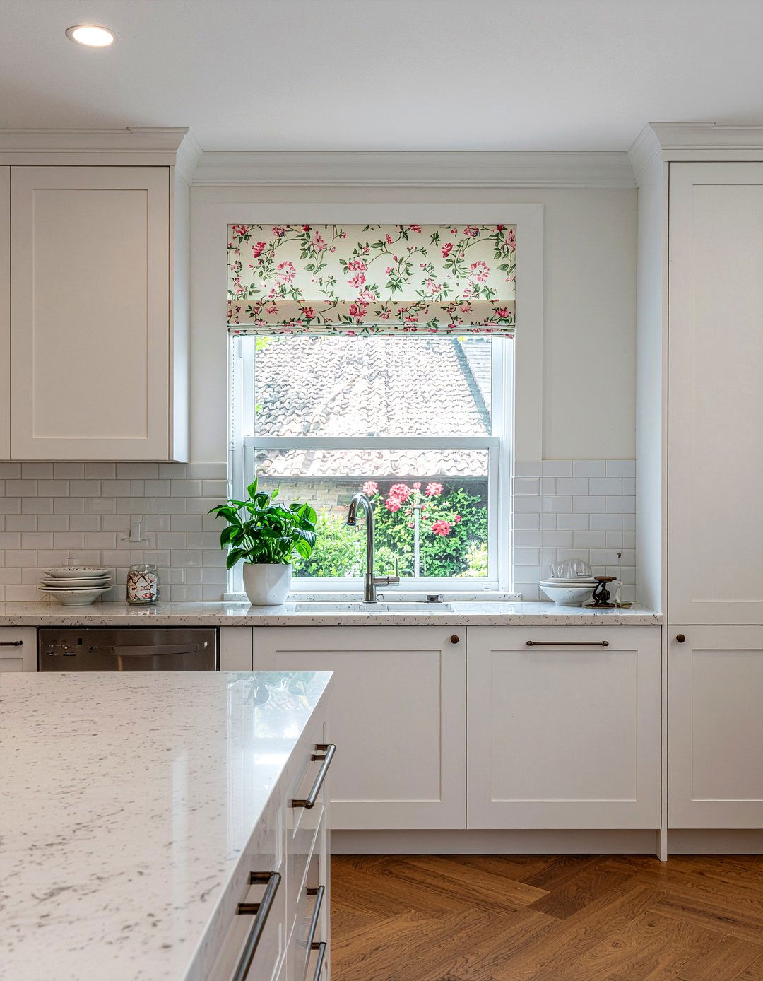 30 Kitchen Shutter Ideas for Better Home Privacy and Style