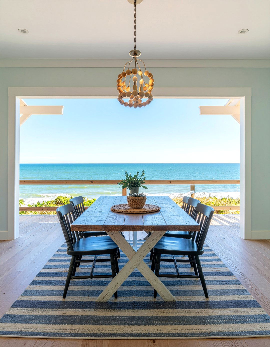 Farmhouse Coastal Dining Room - 30 beach dining room ideas