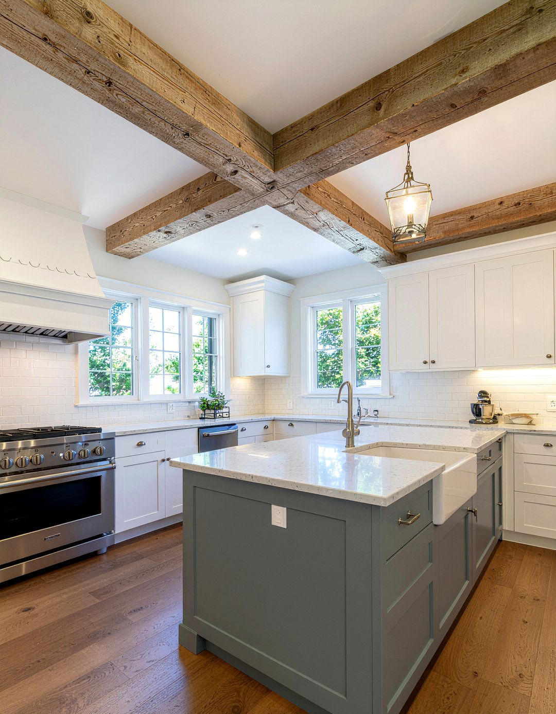Farmhouse Kitchen Ceiling Beams - 30 kitchen exposed beam ideas