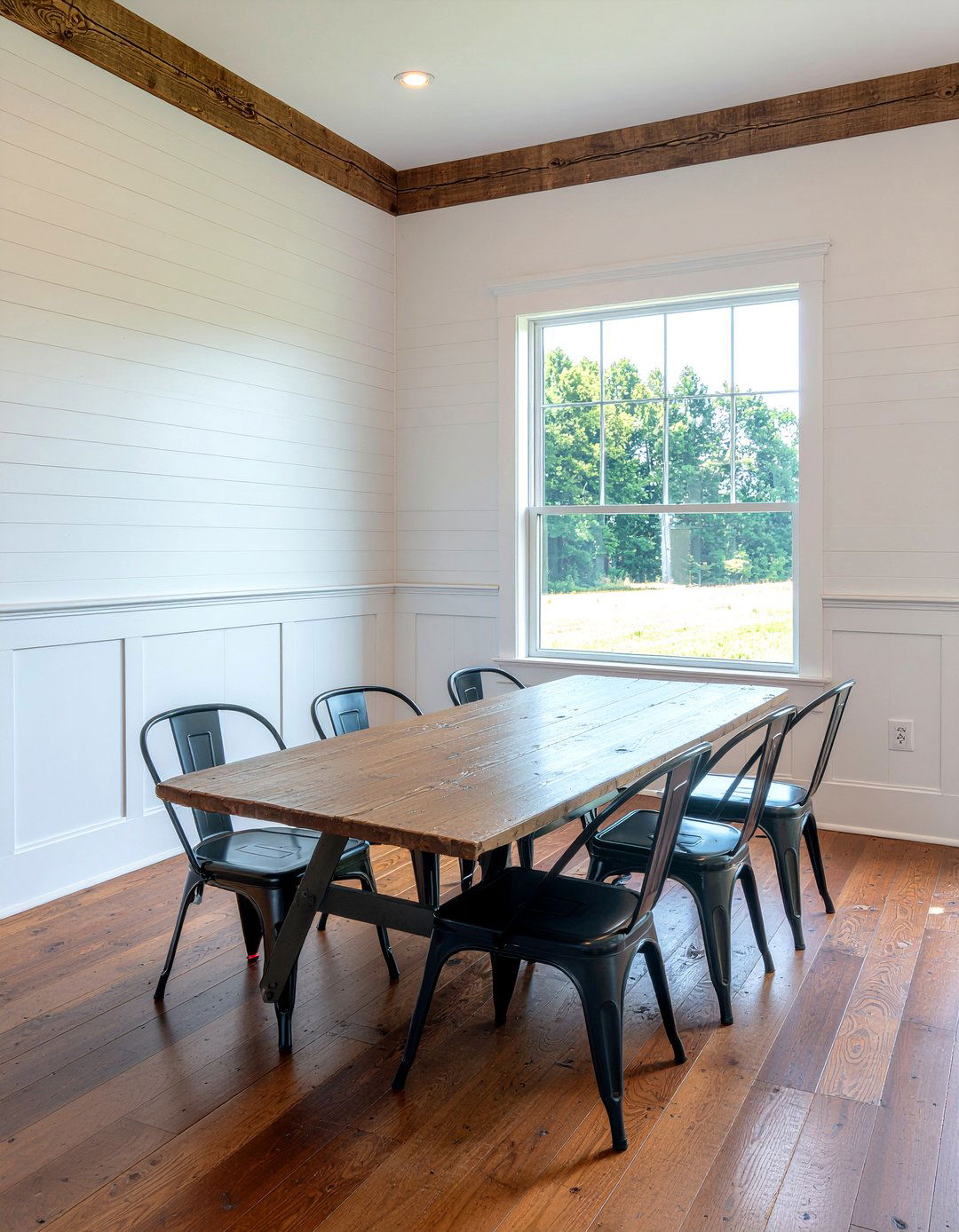 Farmhouse Wainscoting - 30 dining room wainscoting ideas