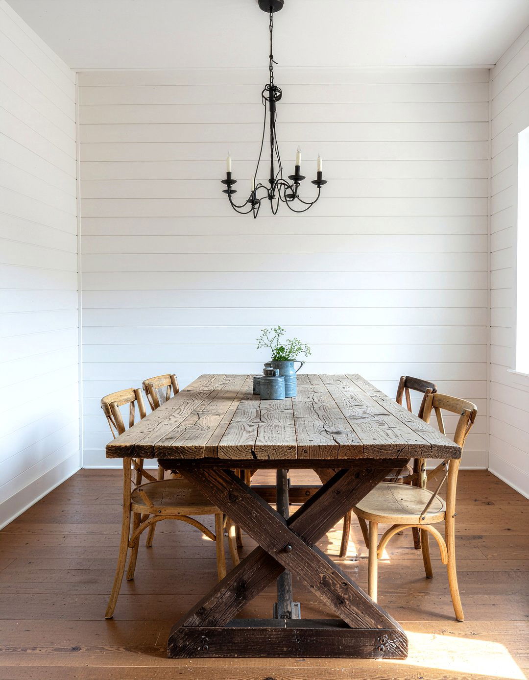 Farmhouse dining room - 30 New England dining room ideas