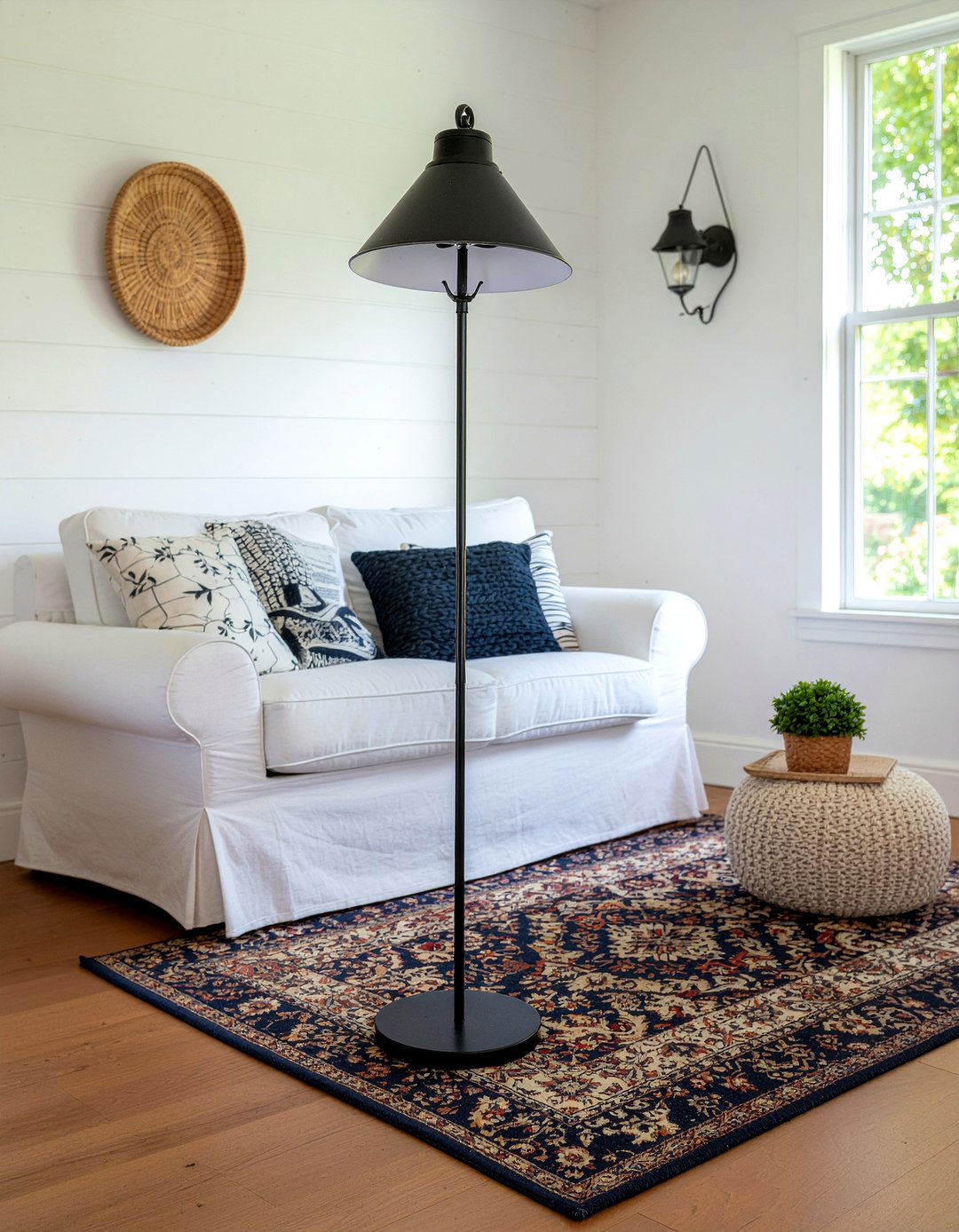 Farmhouse floor lamp - 30 living room lamps