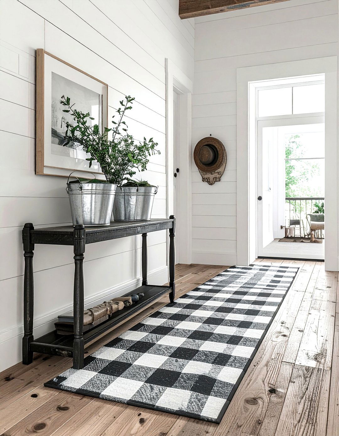 Farmhouse hallway runner - 30 hallway runner ideas