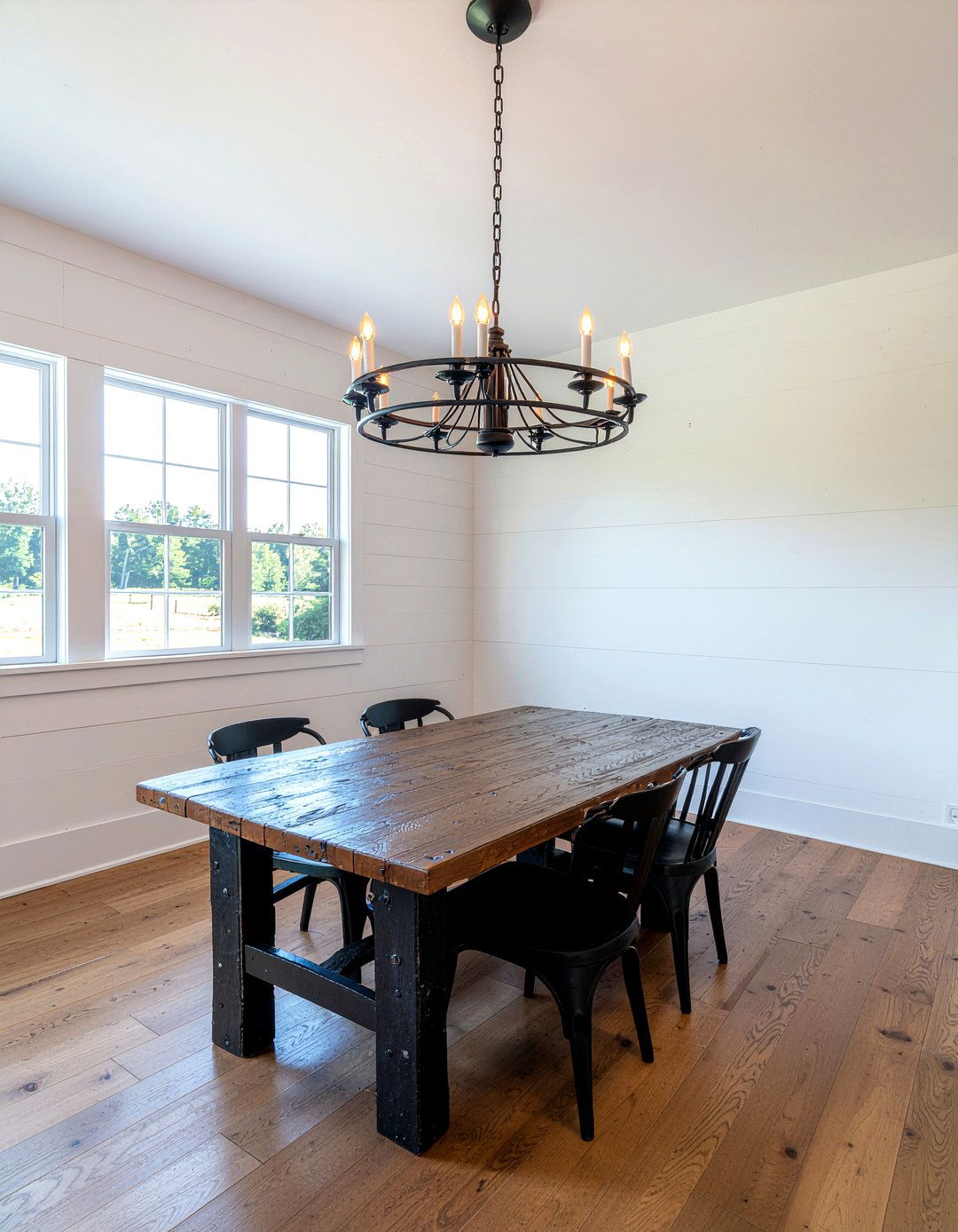 Farmhouse wheel candle light - 30 candle chandelier dining room ideas