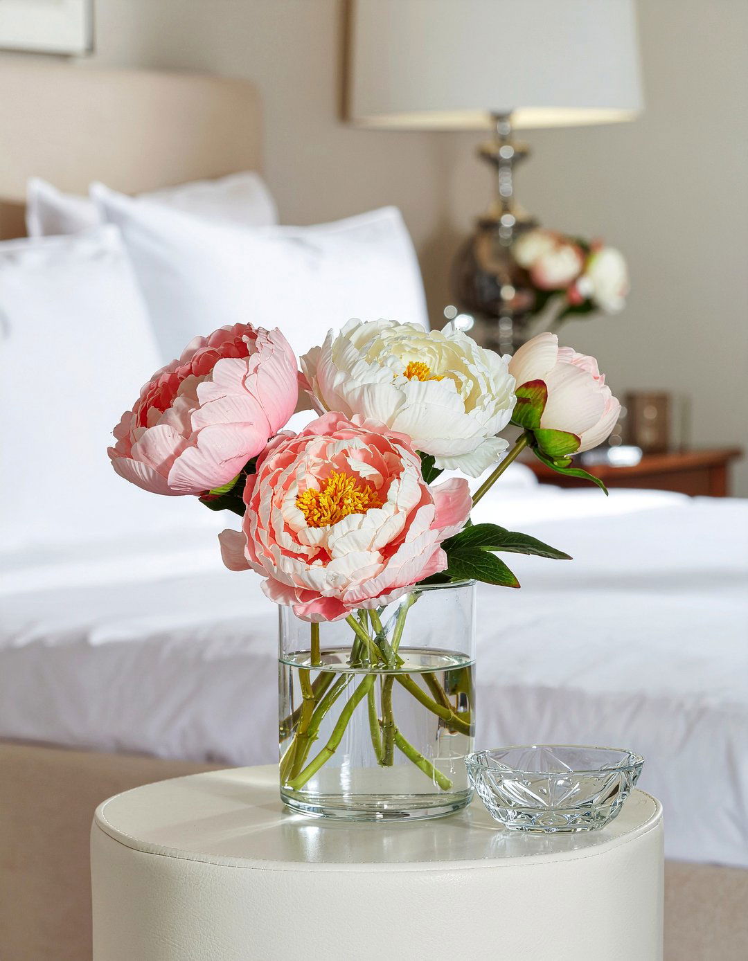 30 Beautiful Bedroom Faux Flowers to Brighten Your Room