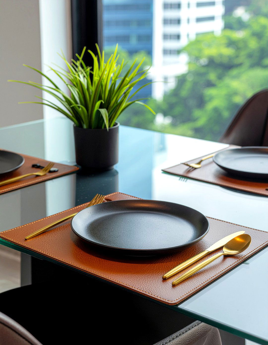 Faux leather placemat - 30 placemat dining ideas