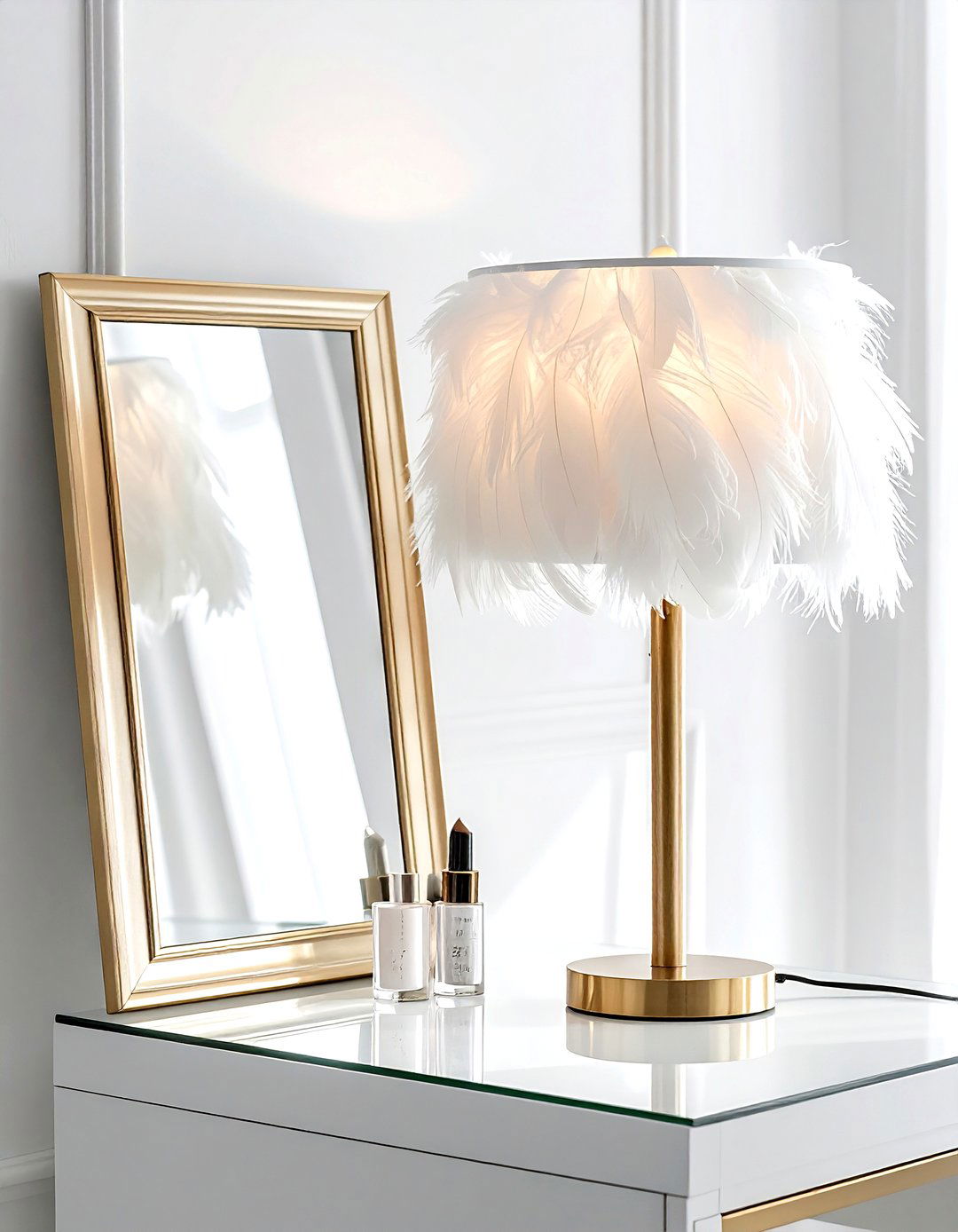 Feather Table Lamp - 30 accent lamp ideas