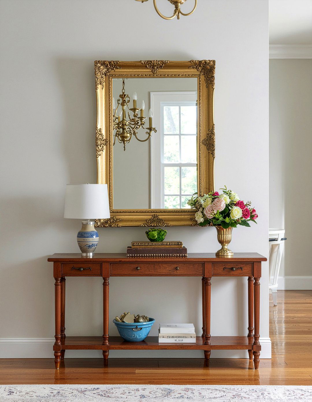 Federal Style Mirror - 30 living room Colonial furniture ideas
