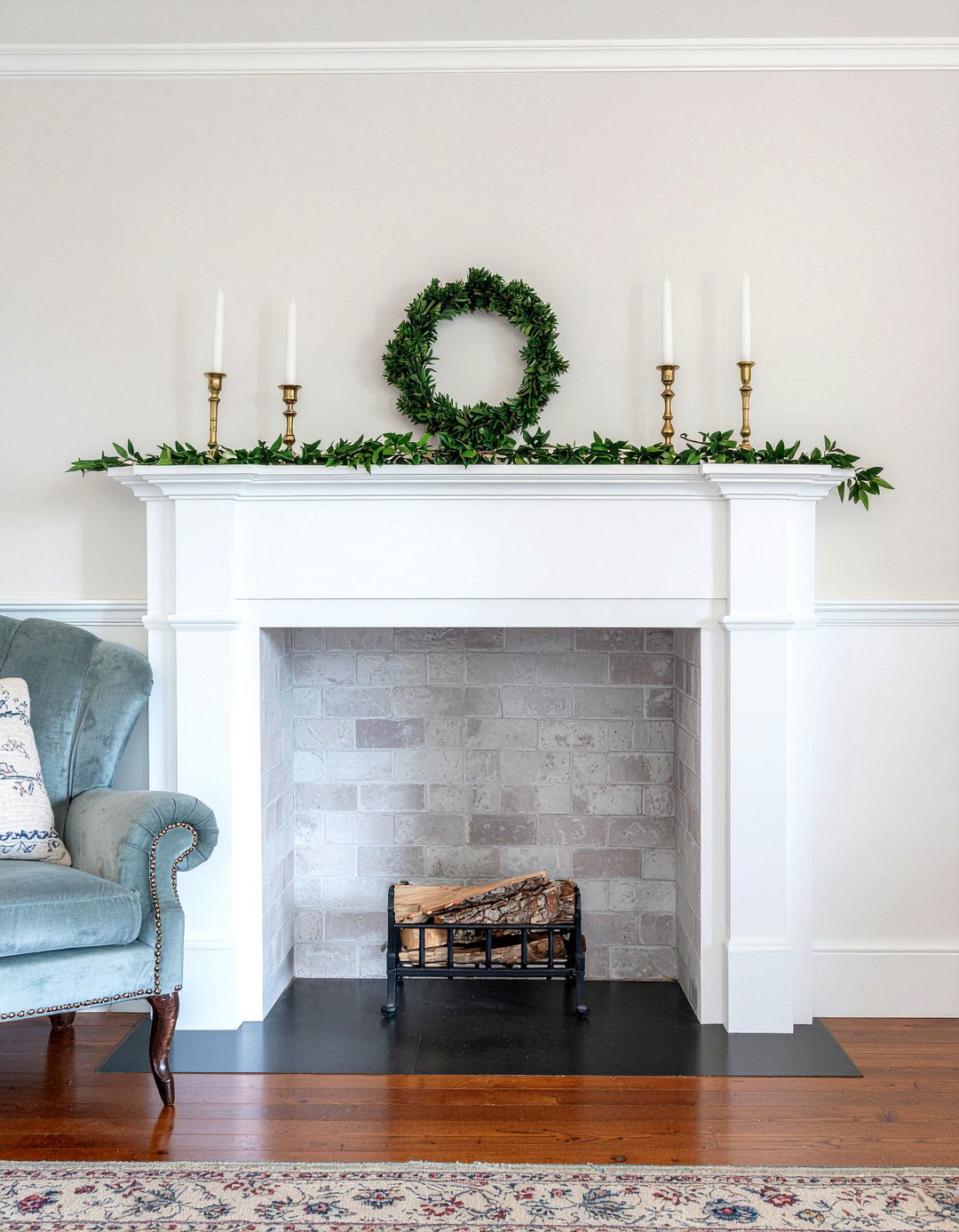 Fireplace mantle styling - 30 French country living room ideas