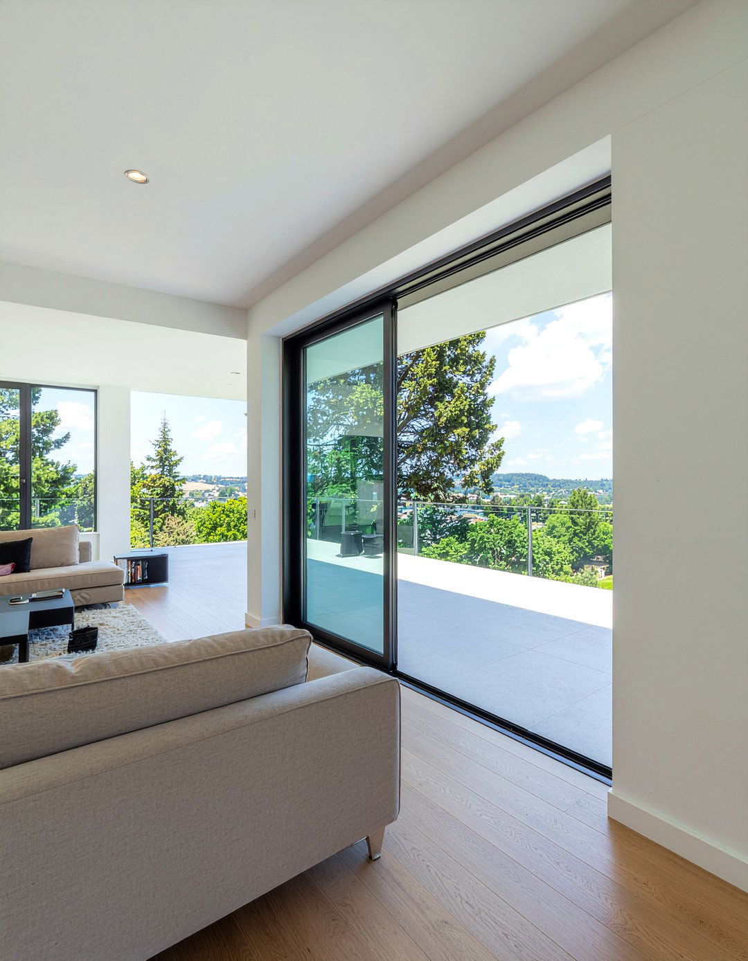 Fixed glass panel - 30 living room floor to ceiling windows