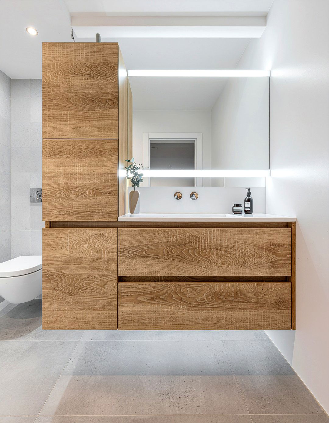 Floating Bathroom Vanity - 30 master bathroom ideas