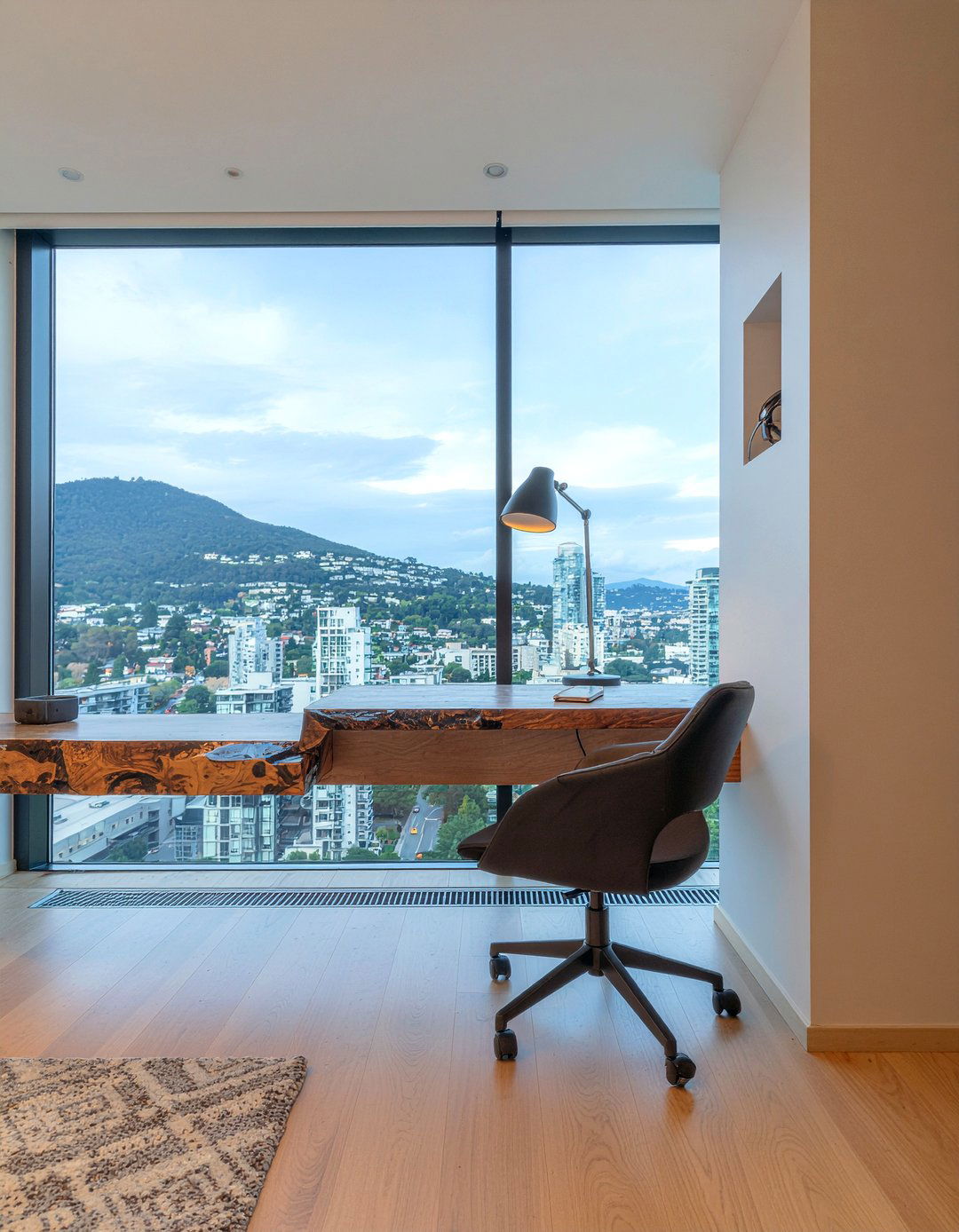 Floating Desk Niche - 30 bedroom niche ideas