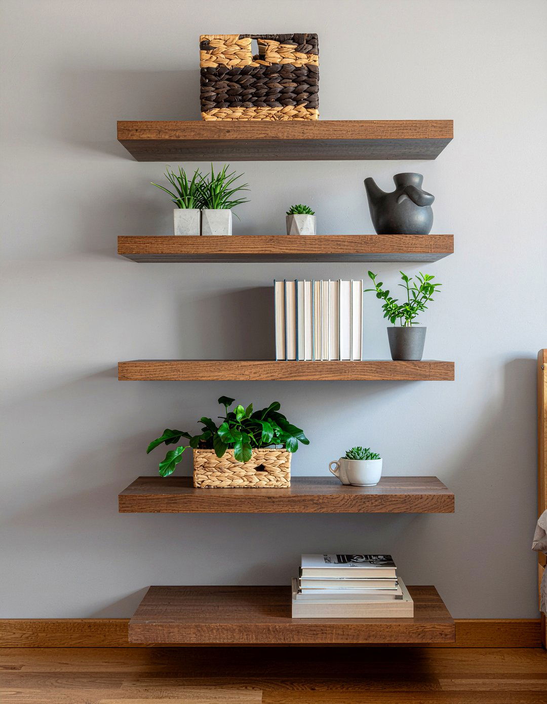 Floating Shelves - 30 low cost bedroom ideas