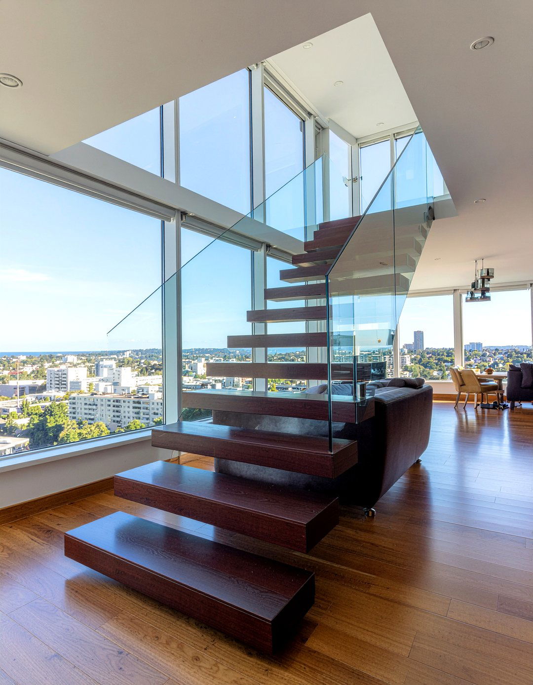 Floating Staircase - 30 penthouse living room ideas