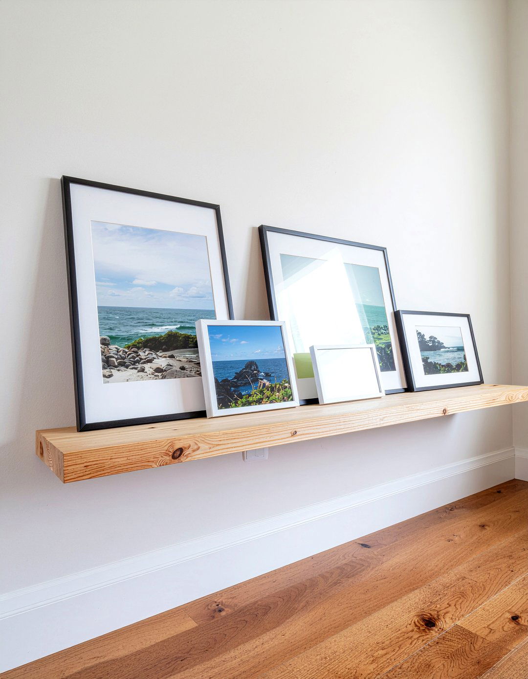 Floating ledge shelf - 30 living room wall decor ideas