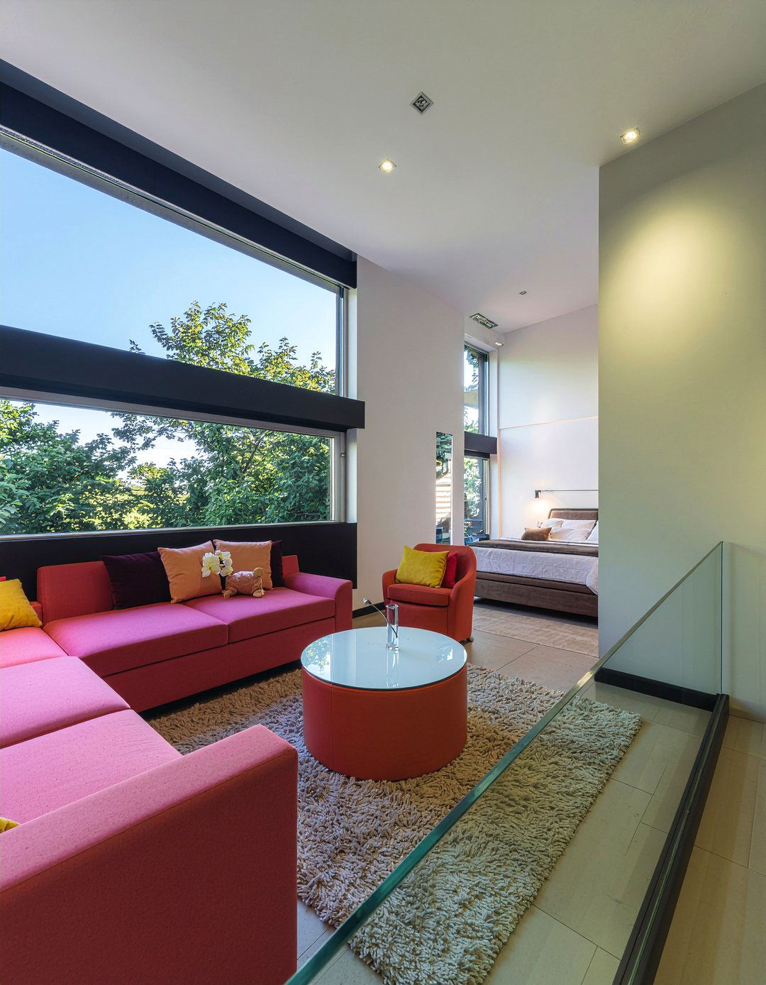 Floating mezzanine floor - 30 high ceiling bedroom ideas