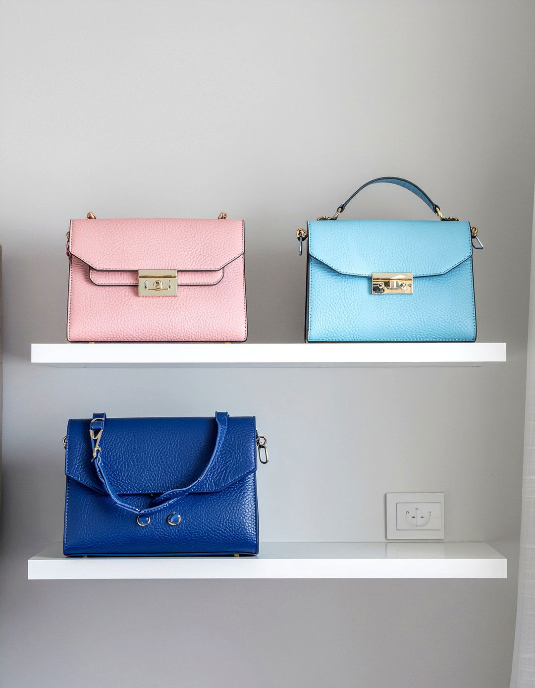 Floating shelves for bags - 30 bedroom bag storage ideas