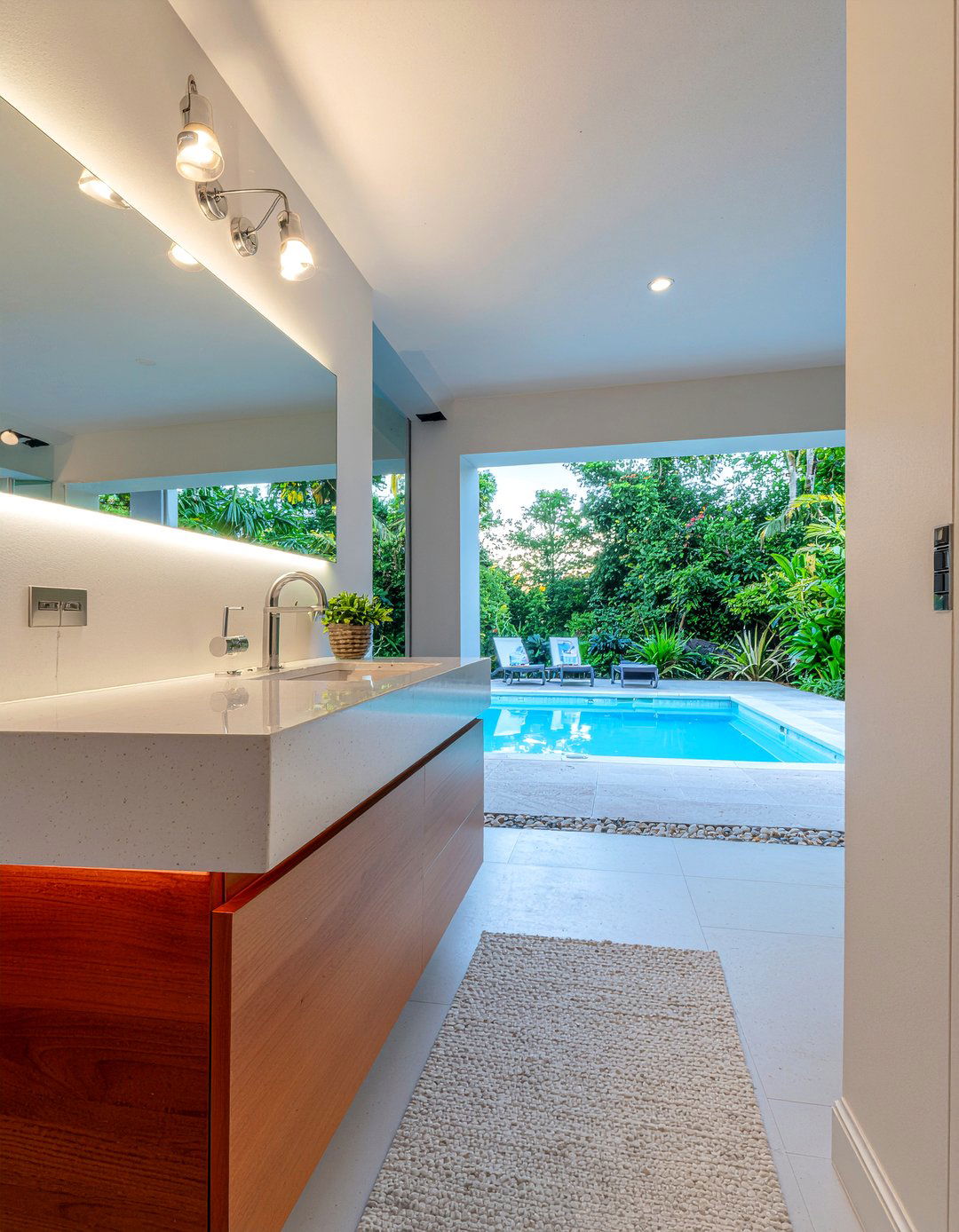 Floating vanity for pool house - 30 pool bathroom ideas