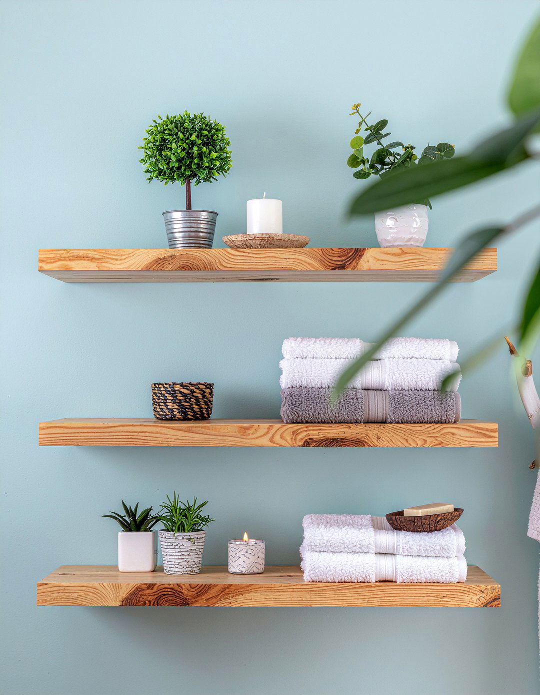 Floating wood shelf - 30 bathroom clever storage ideas