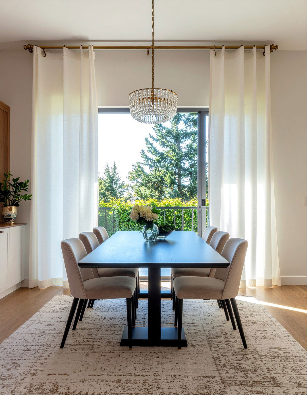 Floor To Ceiling Curtains - 30 dining room window treatment ideas