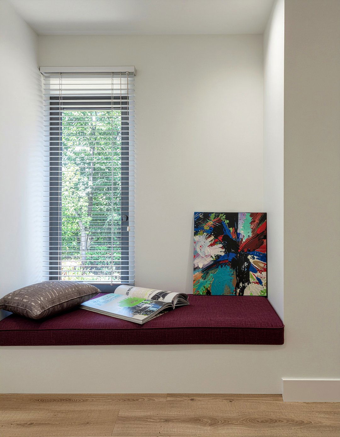 Floor Wall Niche - 30 bedroom wall niches