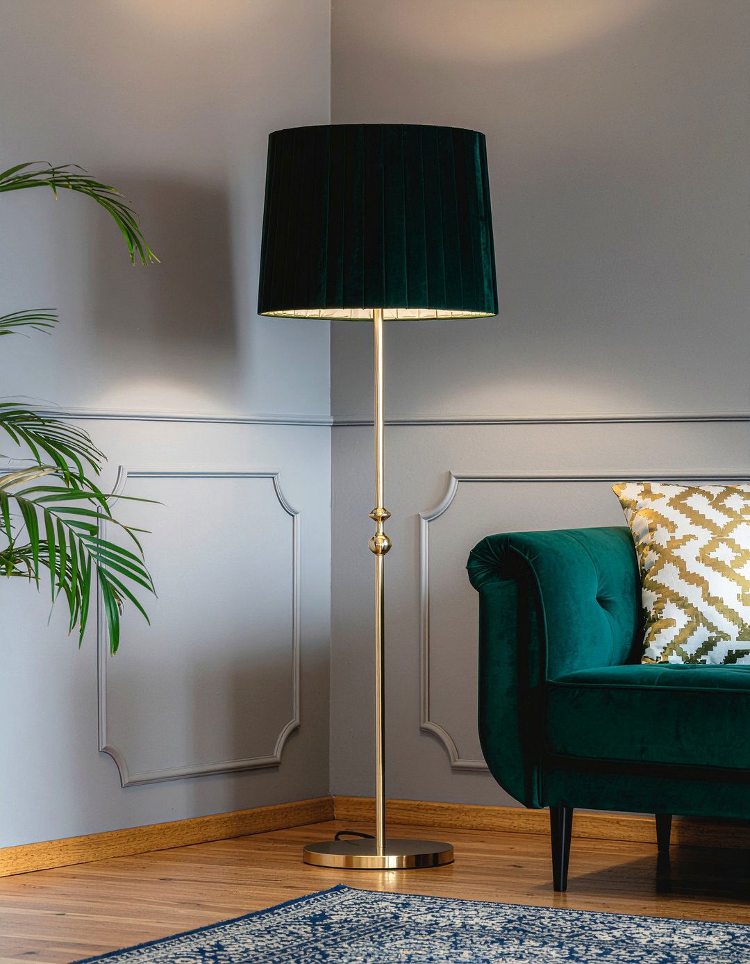 Floor lamp in dark corner - 30 living room floor lamp placement