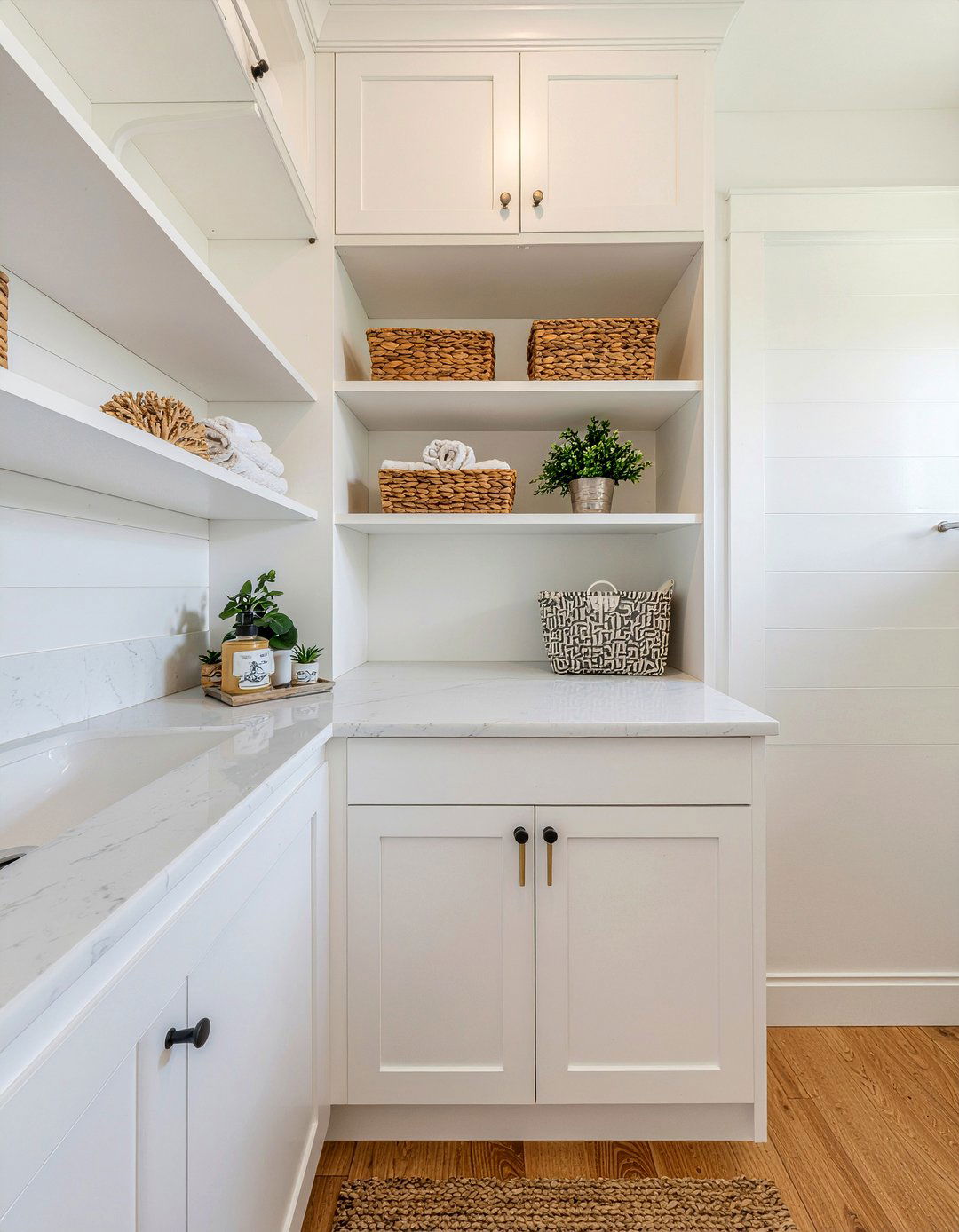 Floor to ceiling bathroom storage - 30 bathroom built-in ideas
