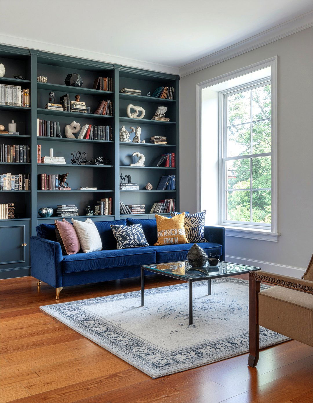 Floor to ceiling bookcases - 30 living room storage ideas