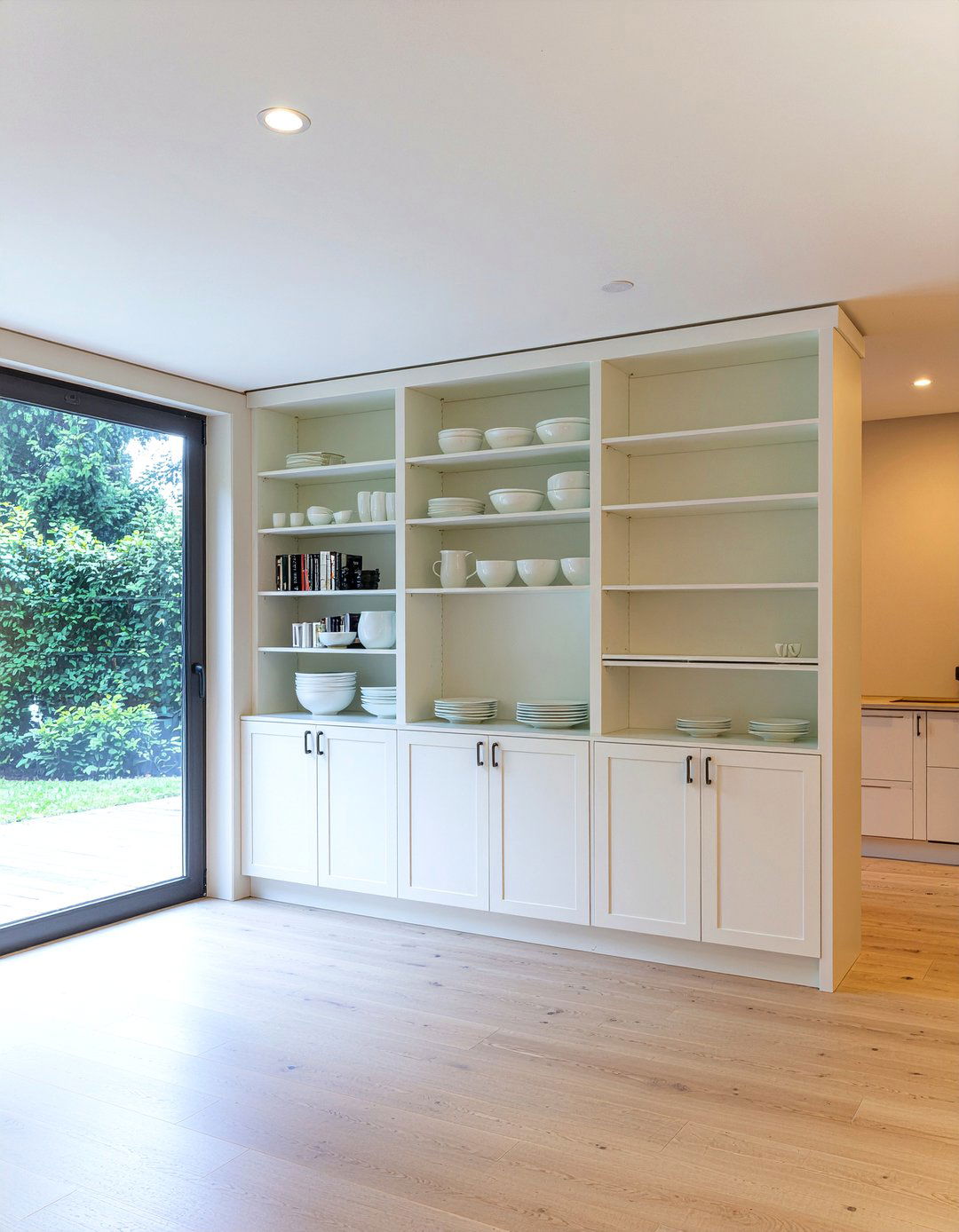 Floor to ceiling dining room cabinets - 30 dining room built-in cabinet ideas