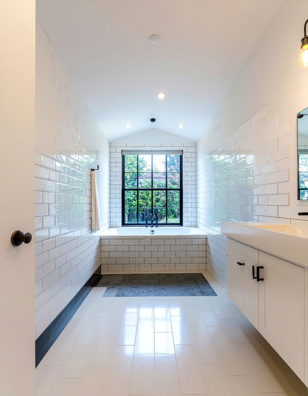 30 Master Bath Remodel Ideas for a Stunning Home Update