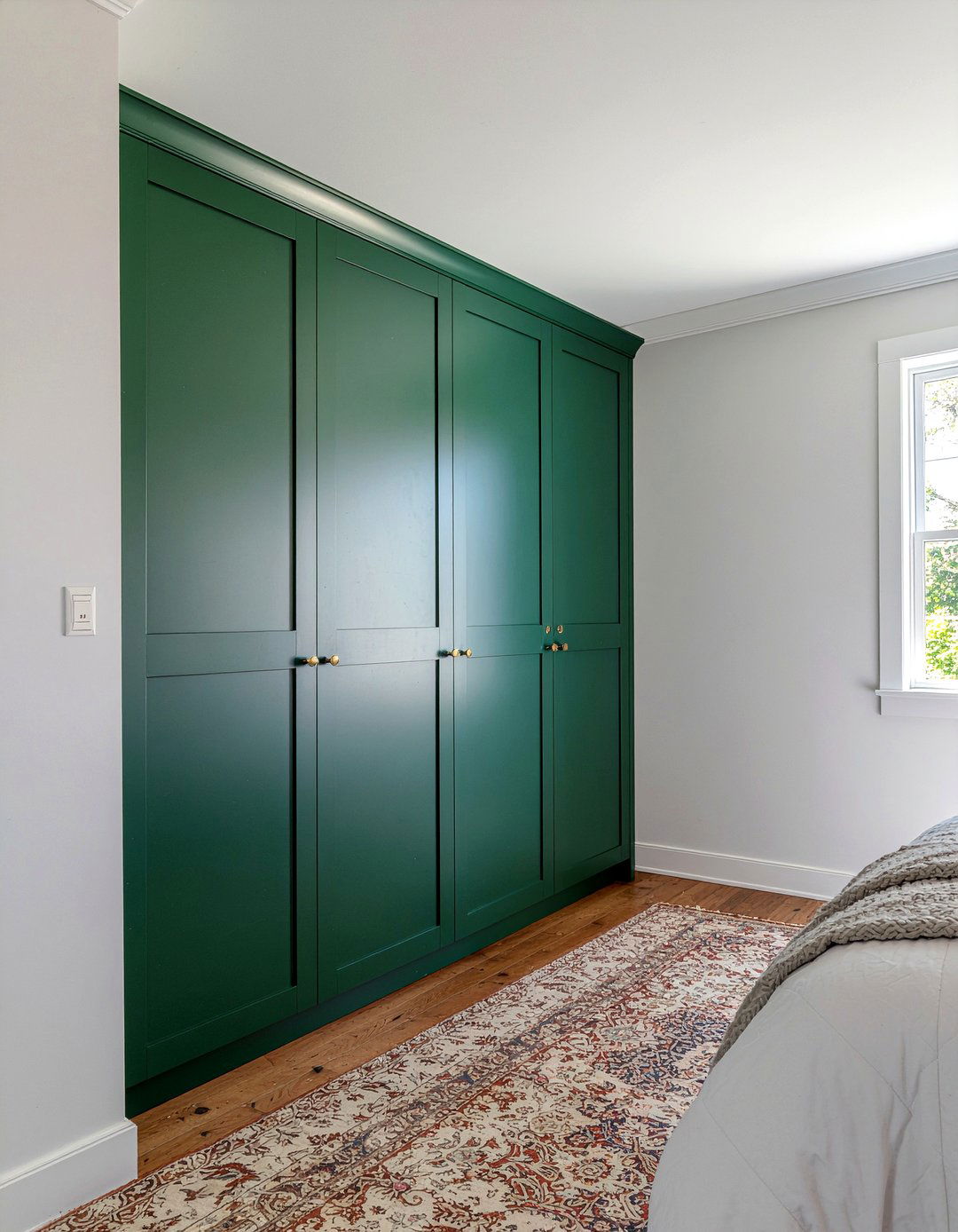 Floor to ceiling wardrobe - 30 bedroom built-in ideas