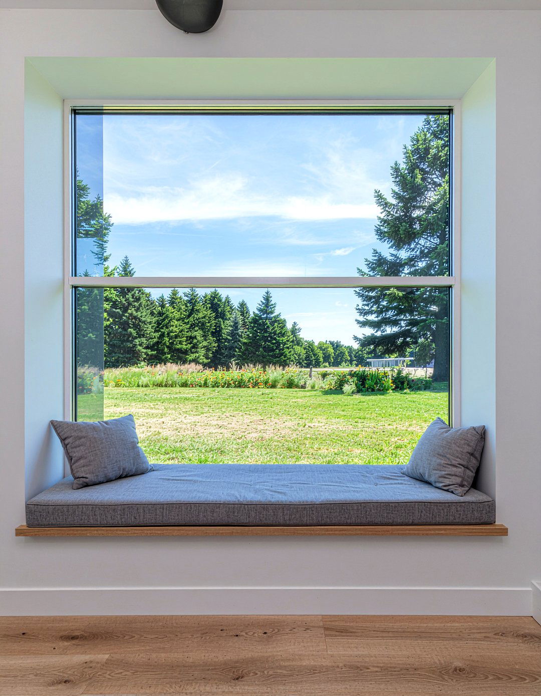 Floor to ceiling window window seat - 30 living room floor to ceiling windows