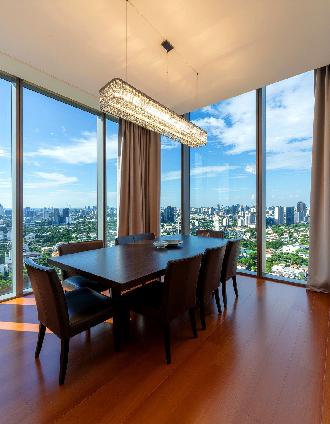 Floor to ceiling windows dining room - 30 penthouse dining room ideas