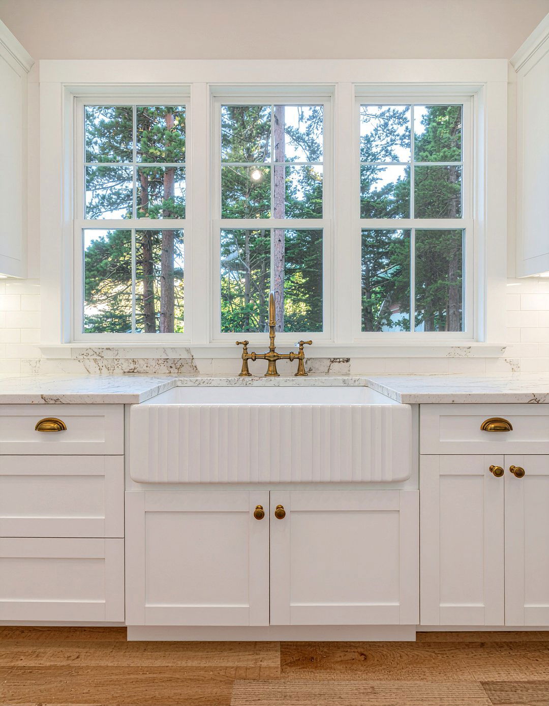 Fluted Front Sink - 30 apron front sink kitchen ideas