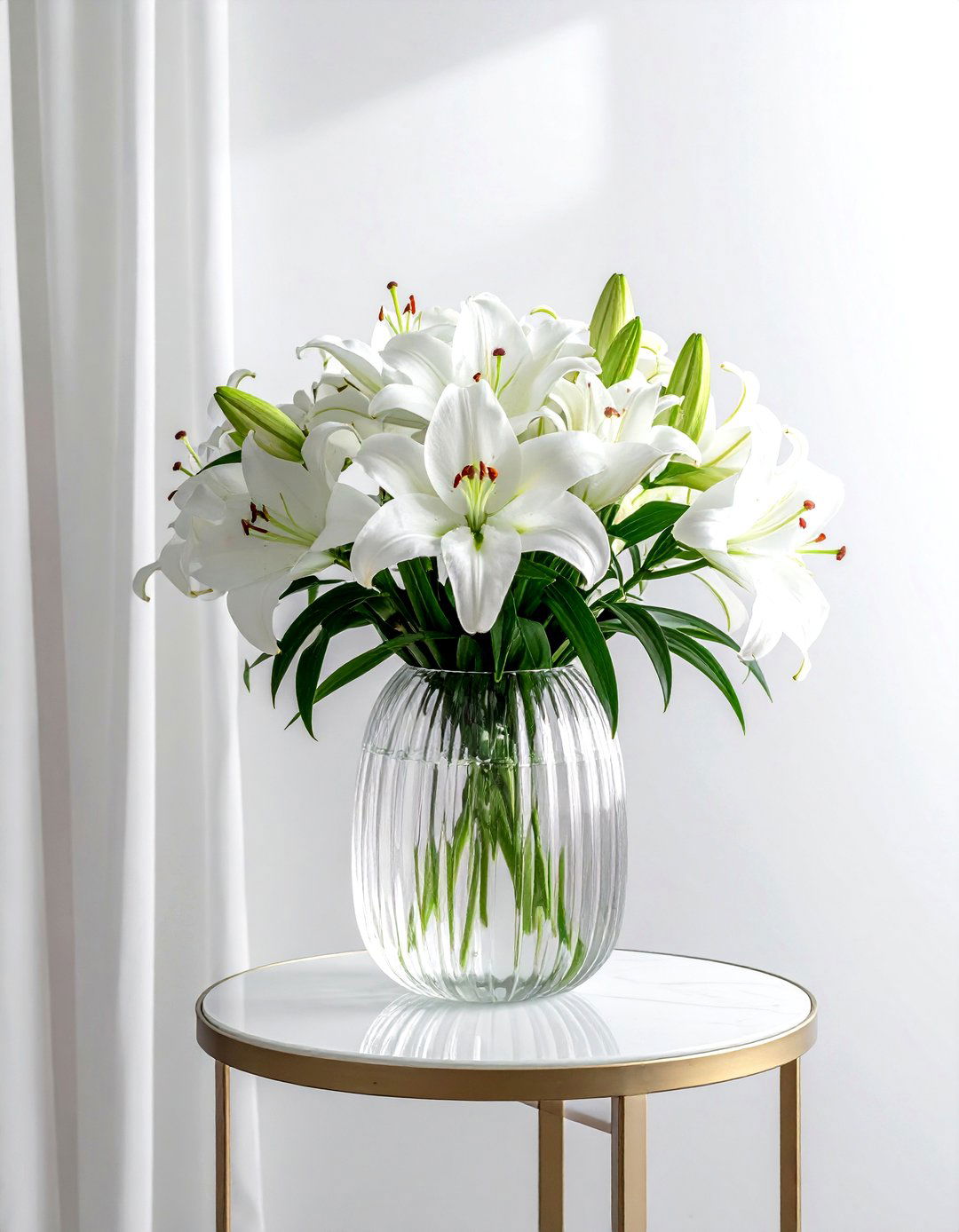 Fluted Glass Vase - 30 decorative vase ideas