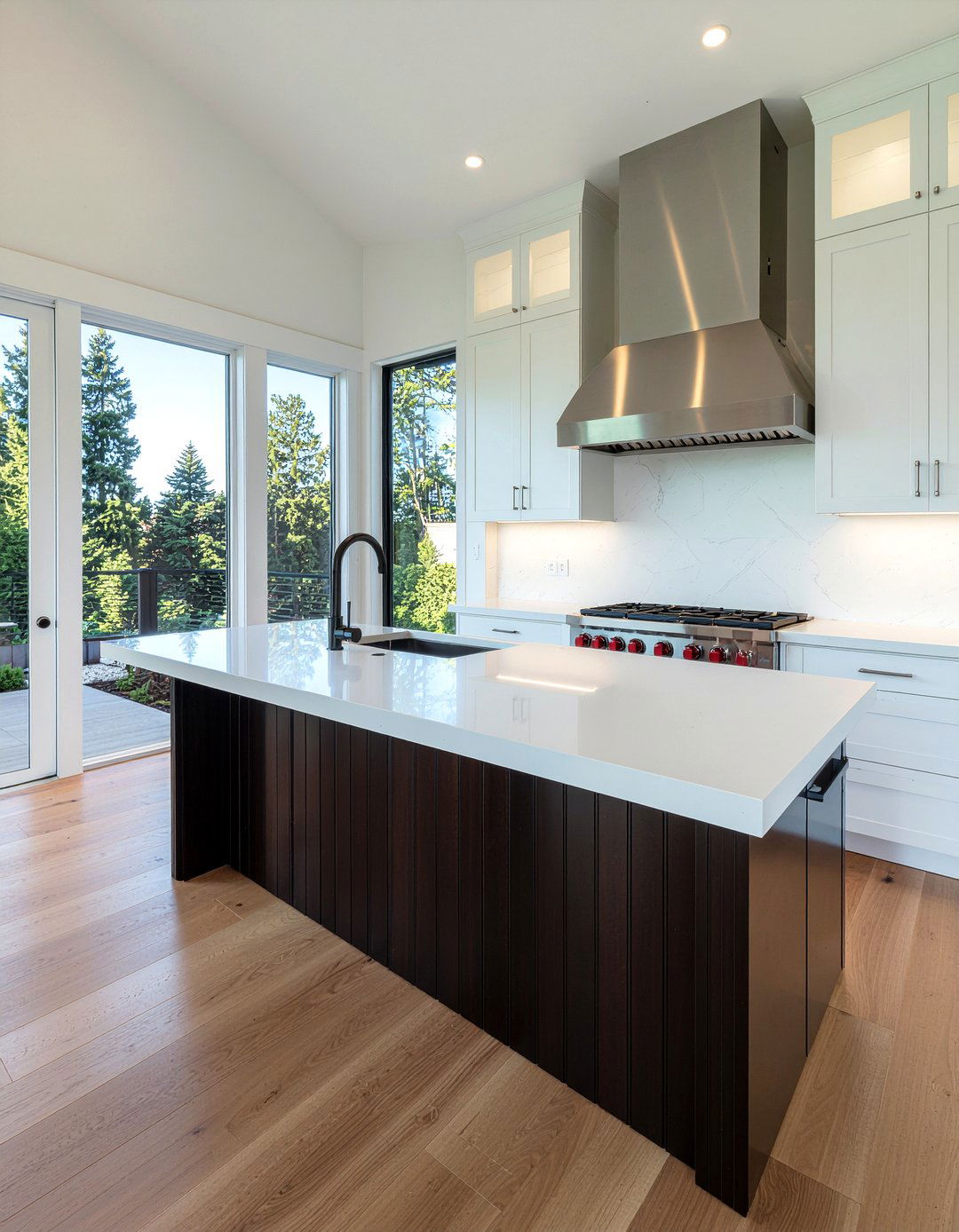 Fluted kitchen island - 30 curved kitchen island ideas