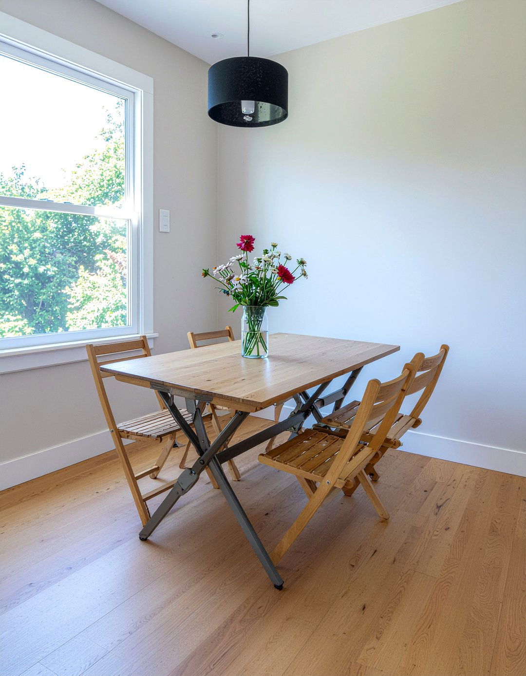 Folding Dining Table - 30 rental dining room ideas